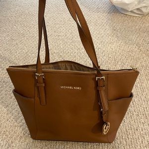 Michael Kors Women's Jet Set Saffiano Top-Zip Tote Used